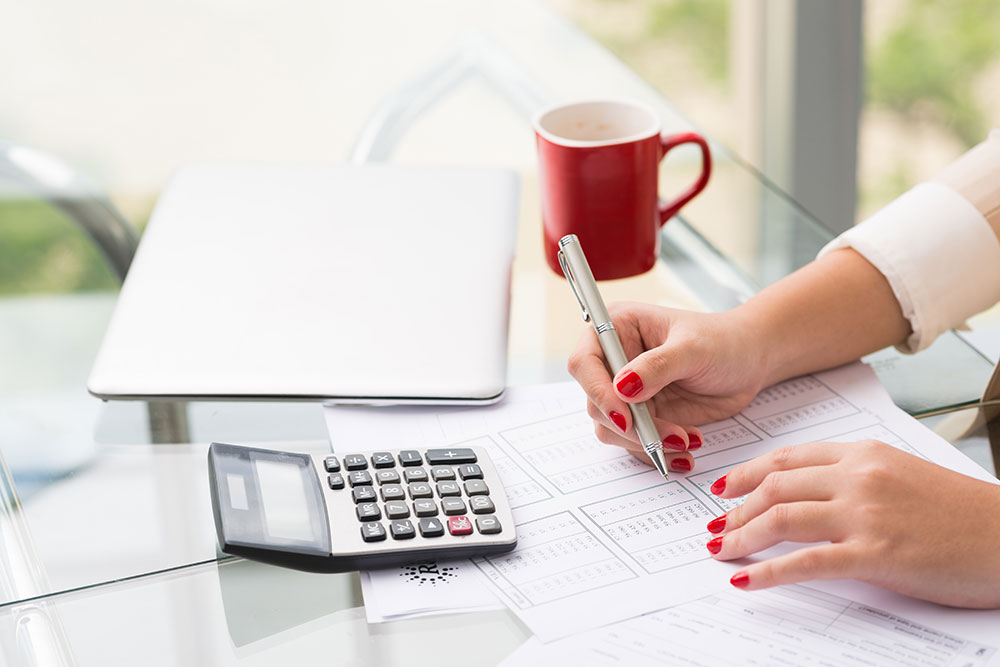 When to file taxes yourself or get help
