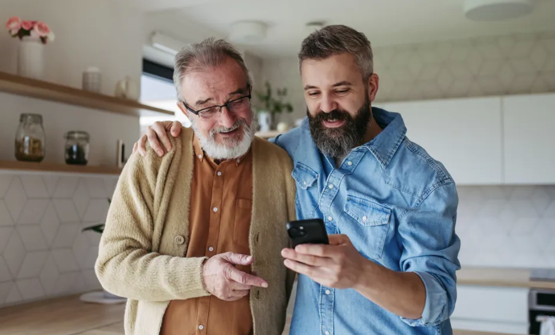 The Benefits of Sharing a Joint Bank Account With Your Parents